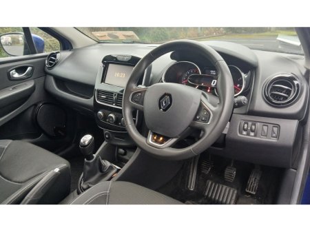 2019 Renault Clio - view 3