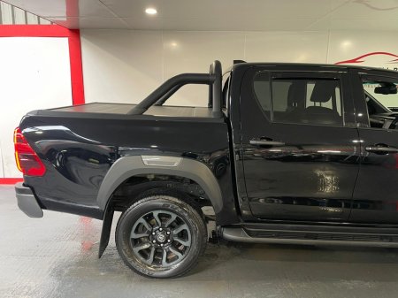 2023 Toyota Hilux - thumbnail 8