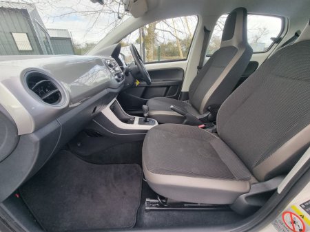 2013 Volkswagen up! - thumbnail 17