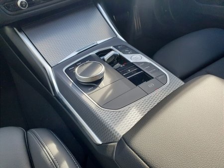 2026 BMW 3 Series - thumbnail 10