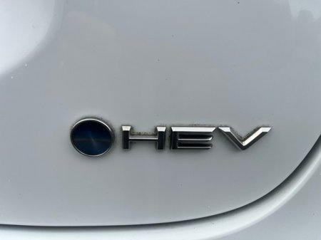 2025 Toyota Yaris Cross Luna €29,950 thumbnail