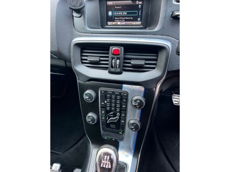 2013 Volvo V40 40 SERIES 2.0 D3 R-DESIGN NAV 150BHP 5DR thumbnail