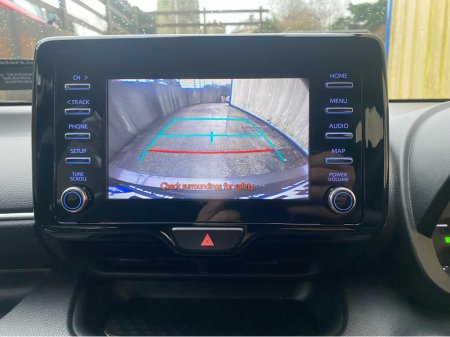 2023 Toyota Yaris 1.5 HYBRID LUNA  AUTO €18,999 thumbnail