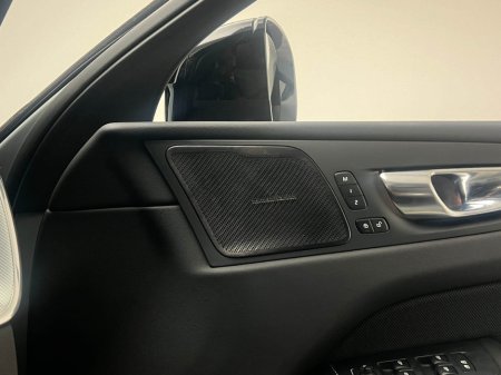 2024 Volvo XC60 PLUS T6 RECHARGE €52,990 thumbnail