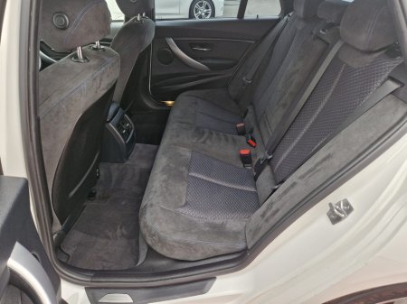 2013 BMW 3 Series - thumbnail 22