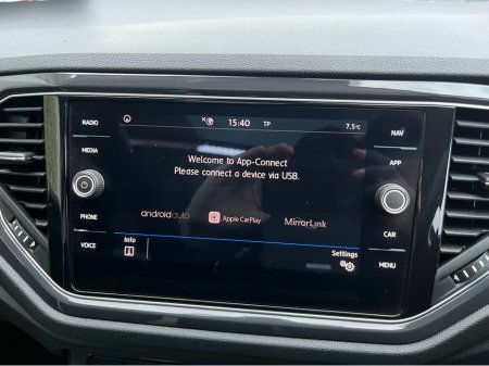 2020 Volkswagen T-Roc SPORT AUTOMATIC 1.5 PETROL //HIGH SPEC//PANORAMIC GLASS ROOF//SAT NAV//KEYLESS ENTRY// thumbnail