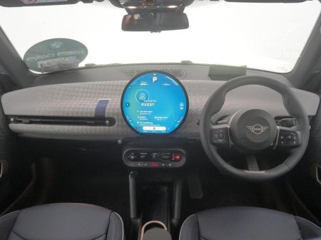 2025 MINI Hatch Cooper SE €33,900