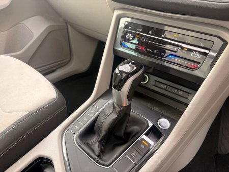 2022 Volkswagen Tiguan 2.0 TDI 150HP Elegance DSG €39,950 thumbnail