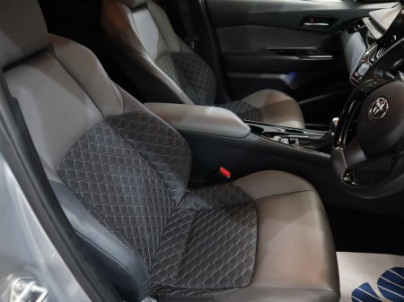 2023 Toyota C-HR *81* HYBRID SOL 4DR AUTO €25,800 thumbnail