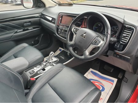 2017 Mitsubishi Outlander - thumbnail 8