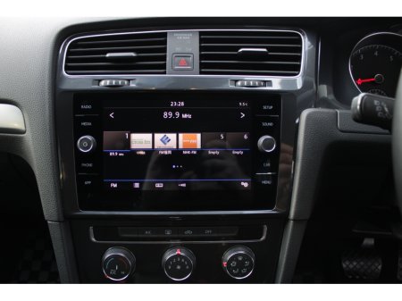 2018 Volkswagen Golf 1.2TSI COMFORTLINE PLUS WITH ONLY 40,000 KMS // BRAND NEW 18 INCH GTI ALLOYS // BUY WITH CONFIDENC AA AND SIMI APPROVED DEALER 2025 // FINANCE ARRANGED // ALL TRADE INS WELCOME // €19,950 thumbnail