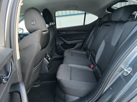 2022 Skoda Octavia - thumbnail 25