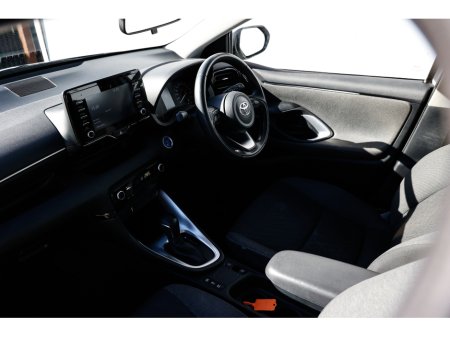 2021 Toyota Yaris - thumbnail 8