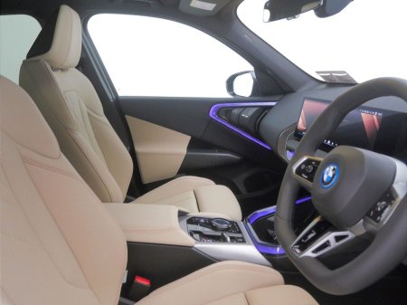 2025 BMW X3 30e xDrive M Sport €69,900 thumbnail