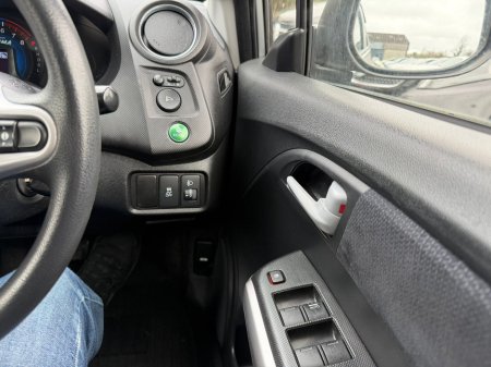 2013 Honda Insight - thumbnail 11