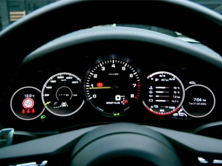 2023 Porsche Panamera - thumbnail 23