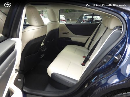 2025 Lexus ES 300 H Hybrid Dynamic €58,950 thumbnail