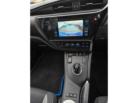 2015 Toyota Auris 1.8 HYBRID SOL 4DR AUTO €10,950 thumbnail