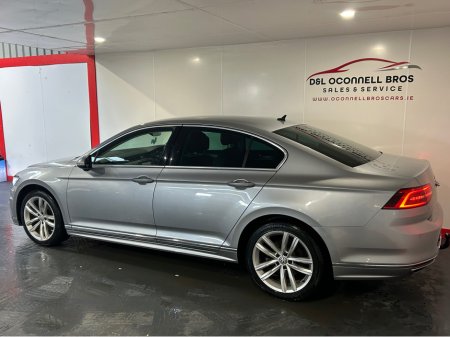 2018 Volkswagen Passat HIGHLINE R Line 1.6 TDI MANUAL 6SPEED FWD 120HP 4DR €18,950 thumbnail