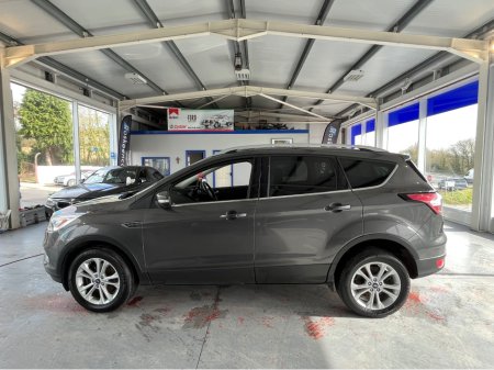 2017 Ford Kuga - thumbnail 4