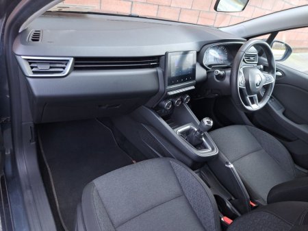 2020 Renault Clio - thumbnail 28