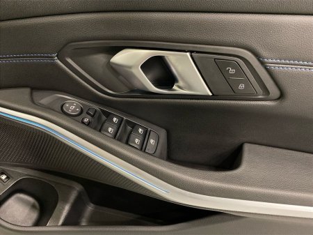 2024 BMW 3 Series - thumbnail 23