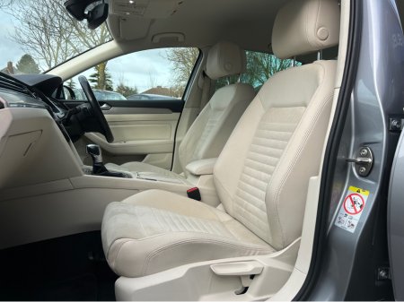 2018 Volkswagen Passat - thumbnail 12