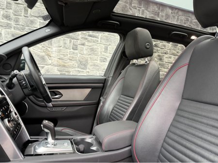 2022 Land Rover Discovery Sport P300E R-DYNAMIC SE €37,950 thumbnail