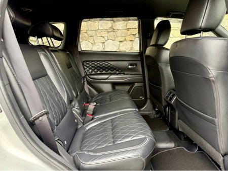 2019 Mitsubishi Outlander - thumbnail 21