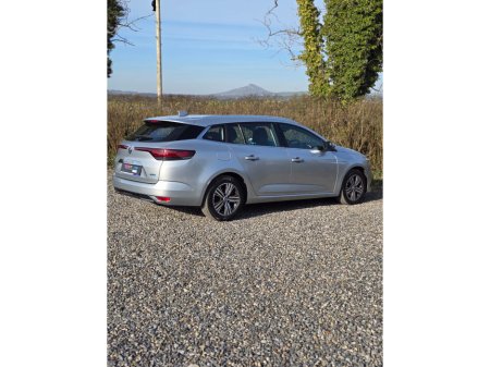 2021 Renault Megane - thumbnail 11