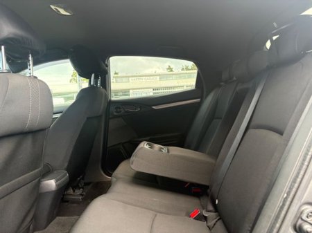 2018 Honda Civic - thumbnail 24