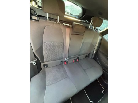 2022 Toyota Corolla 1.8 Hybrid Luna Saloon €20,250 thumbnail