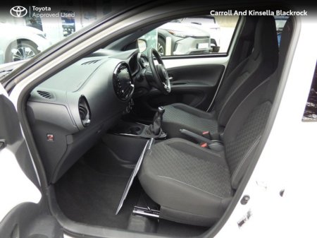 2025 Toyota Aygo X - thumbnail 6