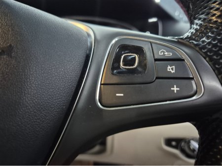 2019 Mercedes-Benz E Class - thumbnail 12