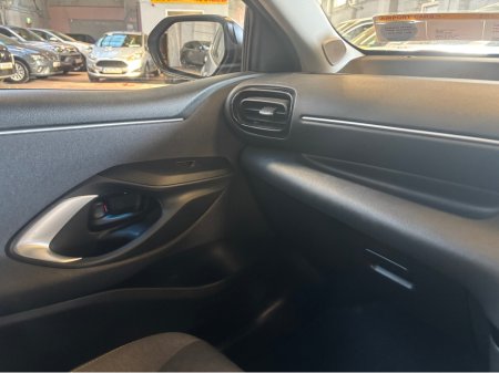 2023 Toyota Yaris - thumbnail 11