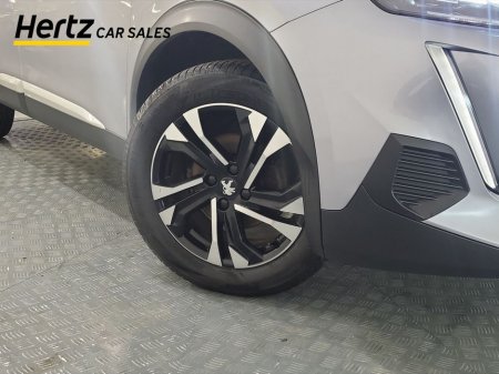 2023 Peugeot 2008 - thumbnail 6