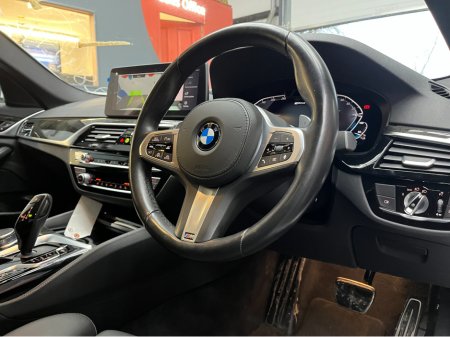 2021 BMW 5 Series - thumbnail 9