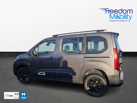 2023 Citroen Berlingo wheelchair access taxi spec €35,995