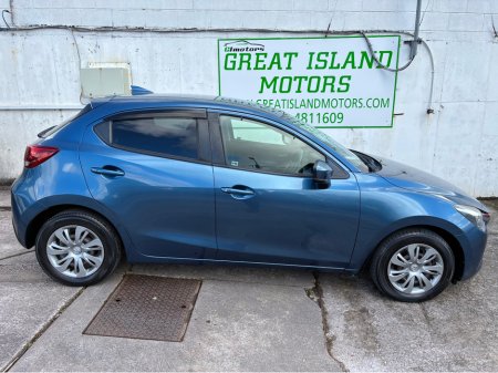 2017 Mazda Demio - view 4