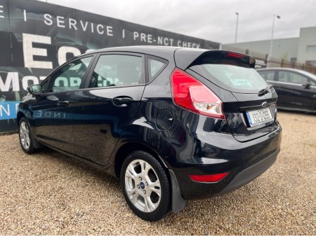 2013 Ford Fiesta - view 3