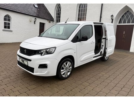 2022 Peugeot Partner PROFESSIONAL PREMIUM BLUEHDI L1 €14,550 thumbnail