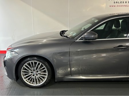 2017 Alfa Romeo Giulia 2.2JTD 180HP SUPER LUXURY 4DR AUTO €16,900 thumbnail