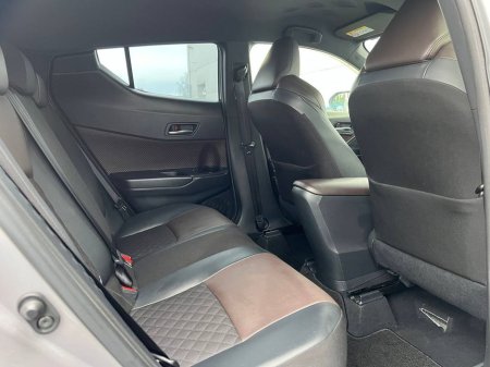 2017 Toyota C-HR - thumbnail 8