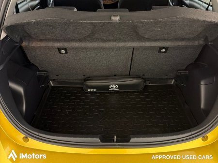 2019 Toyota Yaris HY Hybrid Y20 4DR Auto €13,900 thumbnail