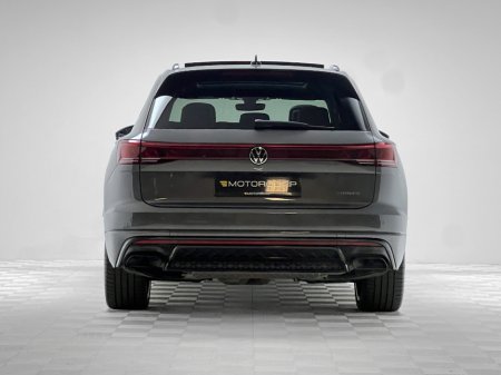 2025 Volkswagen Touareg - thumbnail 5