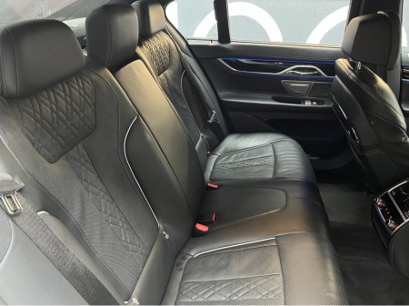 2018 BMW 7 Series €29950! 2018 BMW 740E IPERFORMANCE M-SPORT 2.0 AUTOMATIC / CRUISE CONTROL / 360° PARKING CAMERA / ELECTRIC MEMORY HEATED & MASSAGING SEATS / PANORAMIC SUNROOF / PADDLE SHIFTERS €29,950 thumbnail