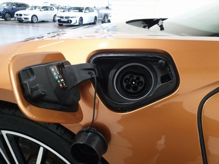 2019 BMW i8 - thumbnail 26