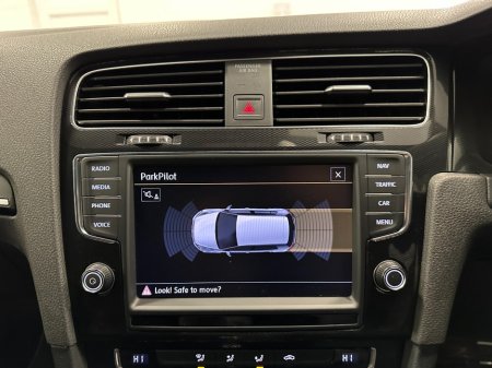 2014 Volkswagen Golf - thumbnail 28