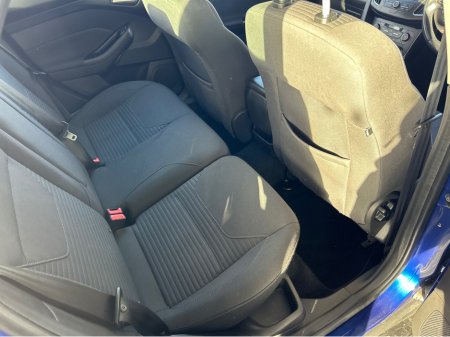 2018 Ford Focus - view 3