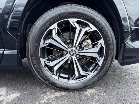 2024 Toyota Rav4 4X4 PHEV - Platinum Modelista - New model €48,940 thumbnail